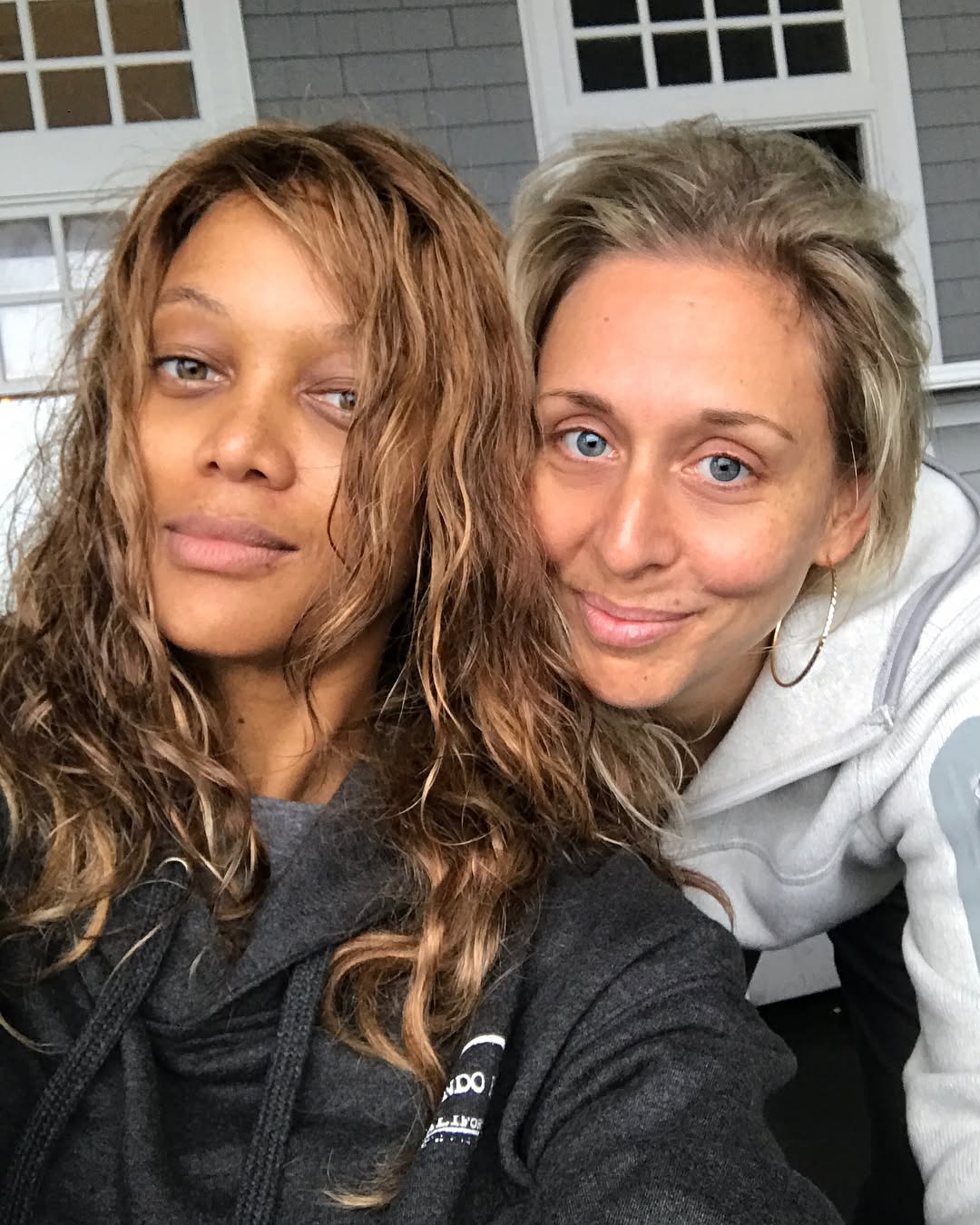 Tyra Banks seen without makeup, dated October 18, 2017 | Source: Instagram/tyrabanks