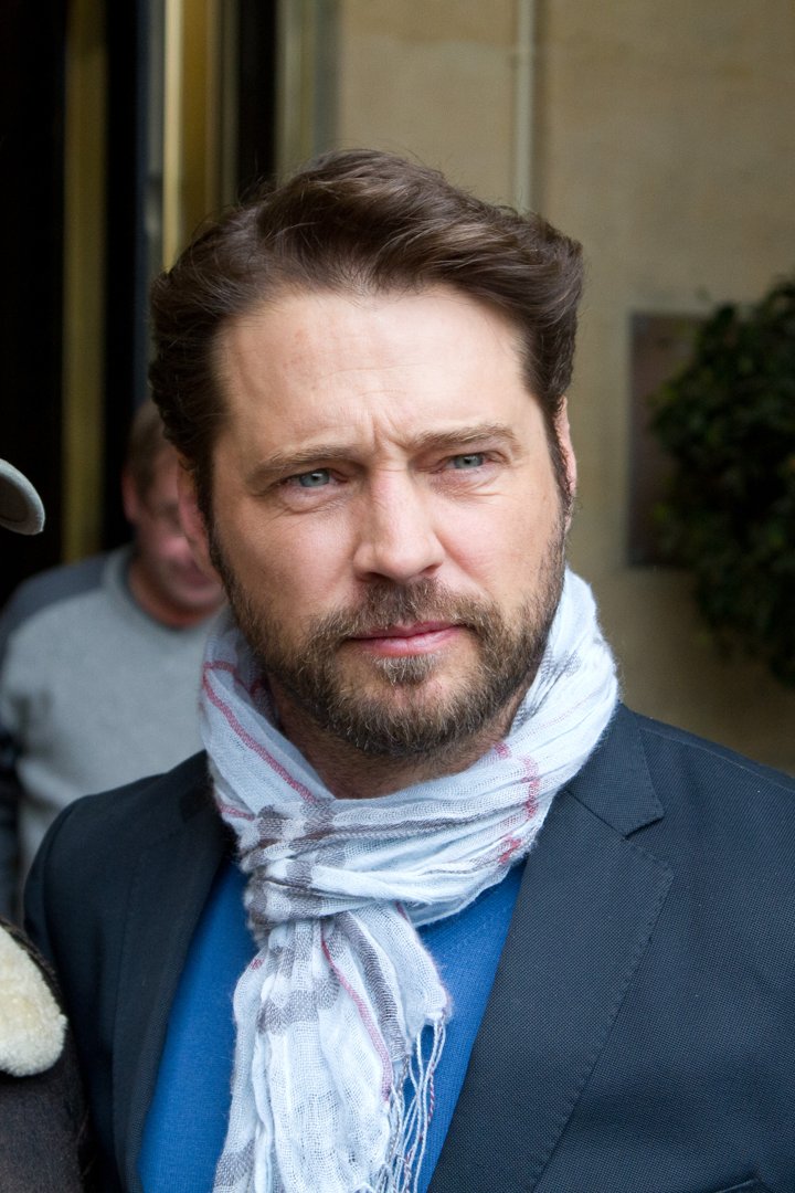 The former teen heartthrob is sighted at the Place de la Concorde on April 18, 2012 | Source: Getty images