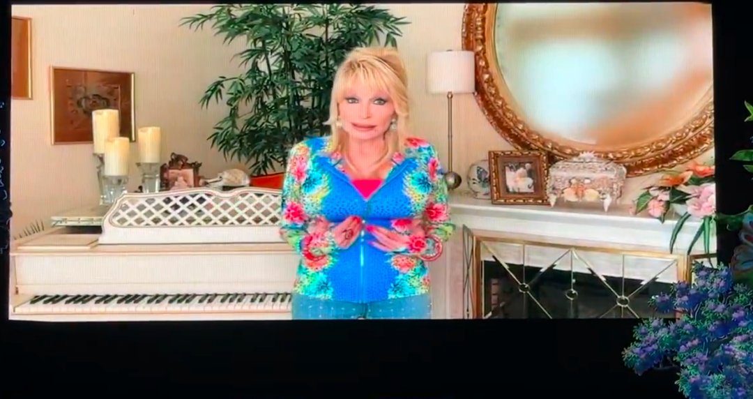 Dolly Parton addressing her absence from Dollywood, posted on September 17, 2025. | Source: X/@marcusleshock