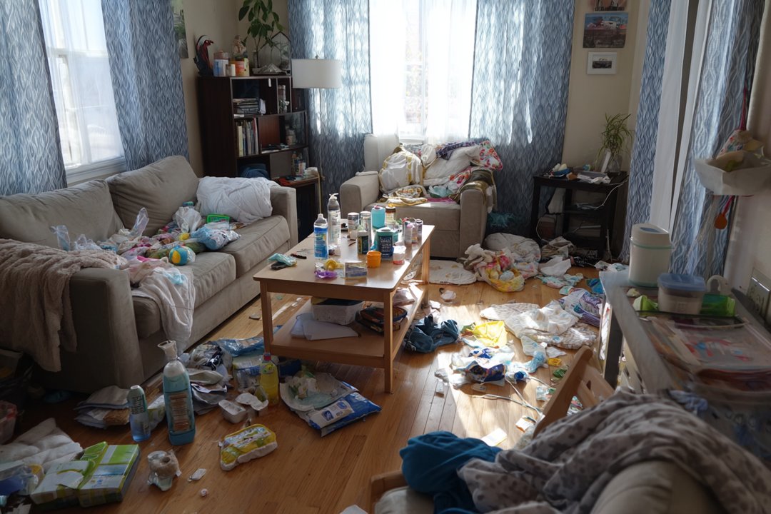 A messy living room | Source: Midjourney