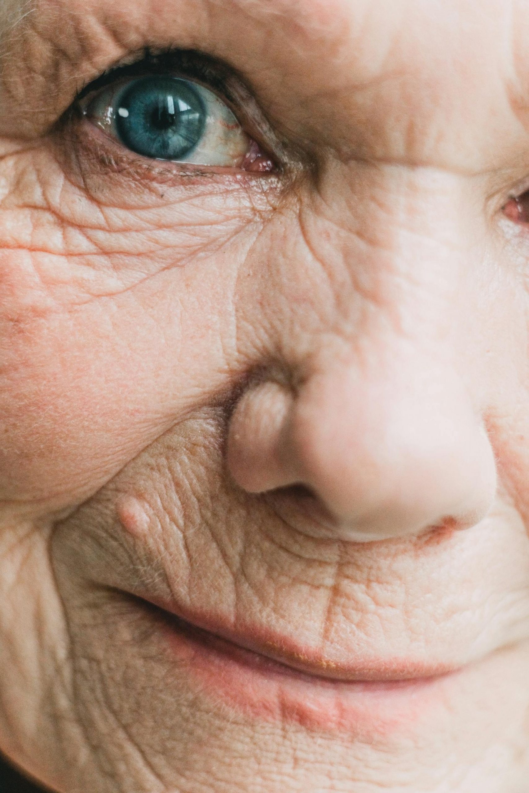 Close-up shot of an elderly lady's face | Source: Pexels
