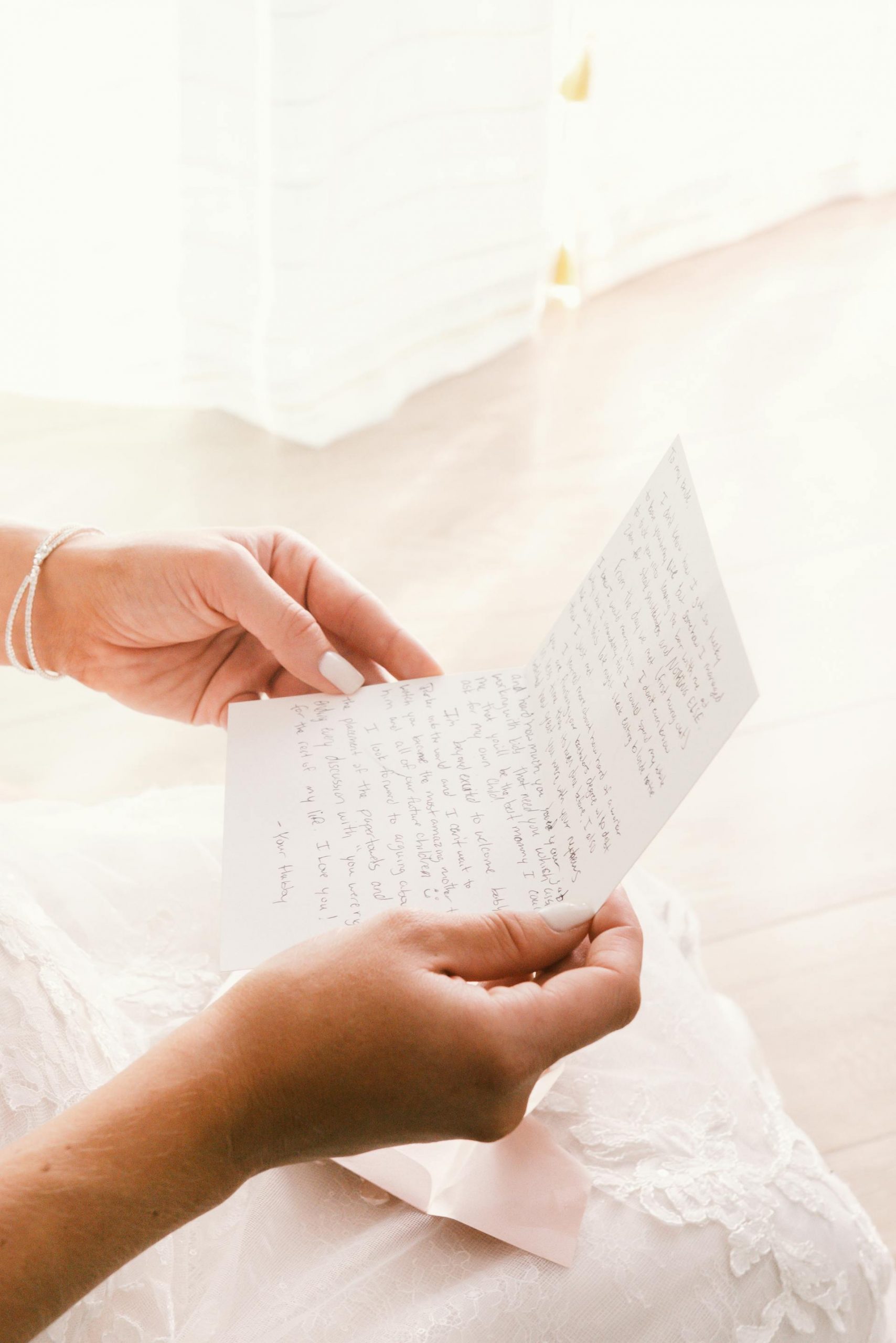 Close-up shot of a woman reading a letter | Source: Pexels