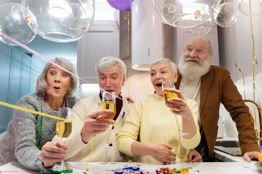 A group of stunned senior people | Source: Freepik