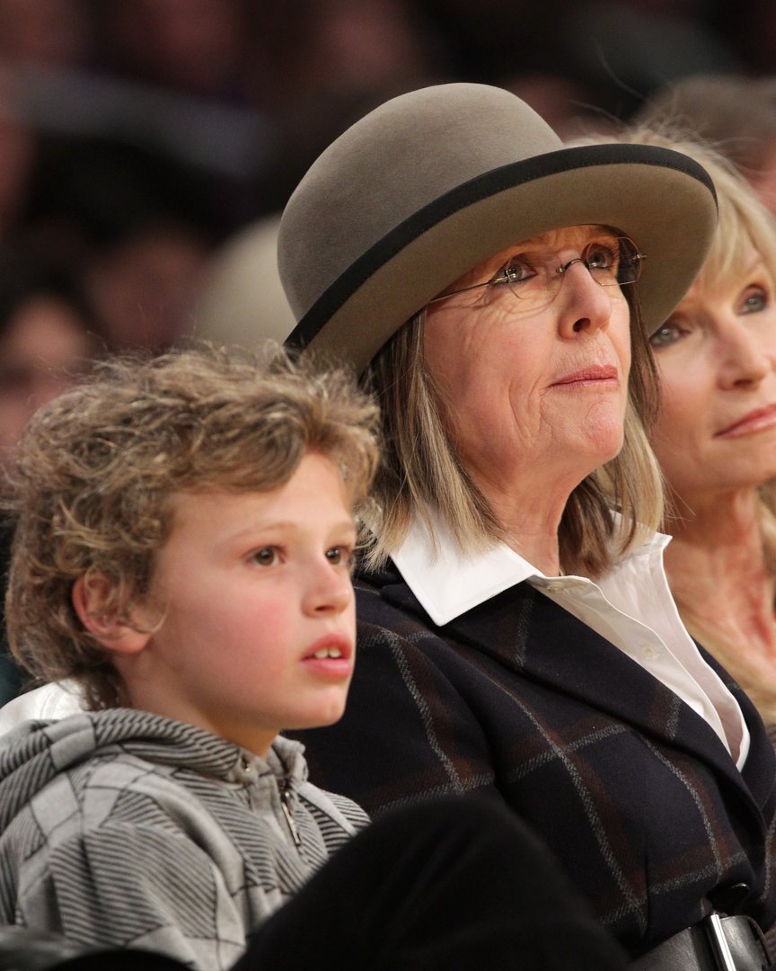 Diane Keaton at a basketball game at Staples Center on January 11, 2011, in Los Angeles, California | Source: Getty Images