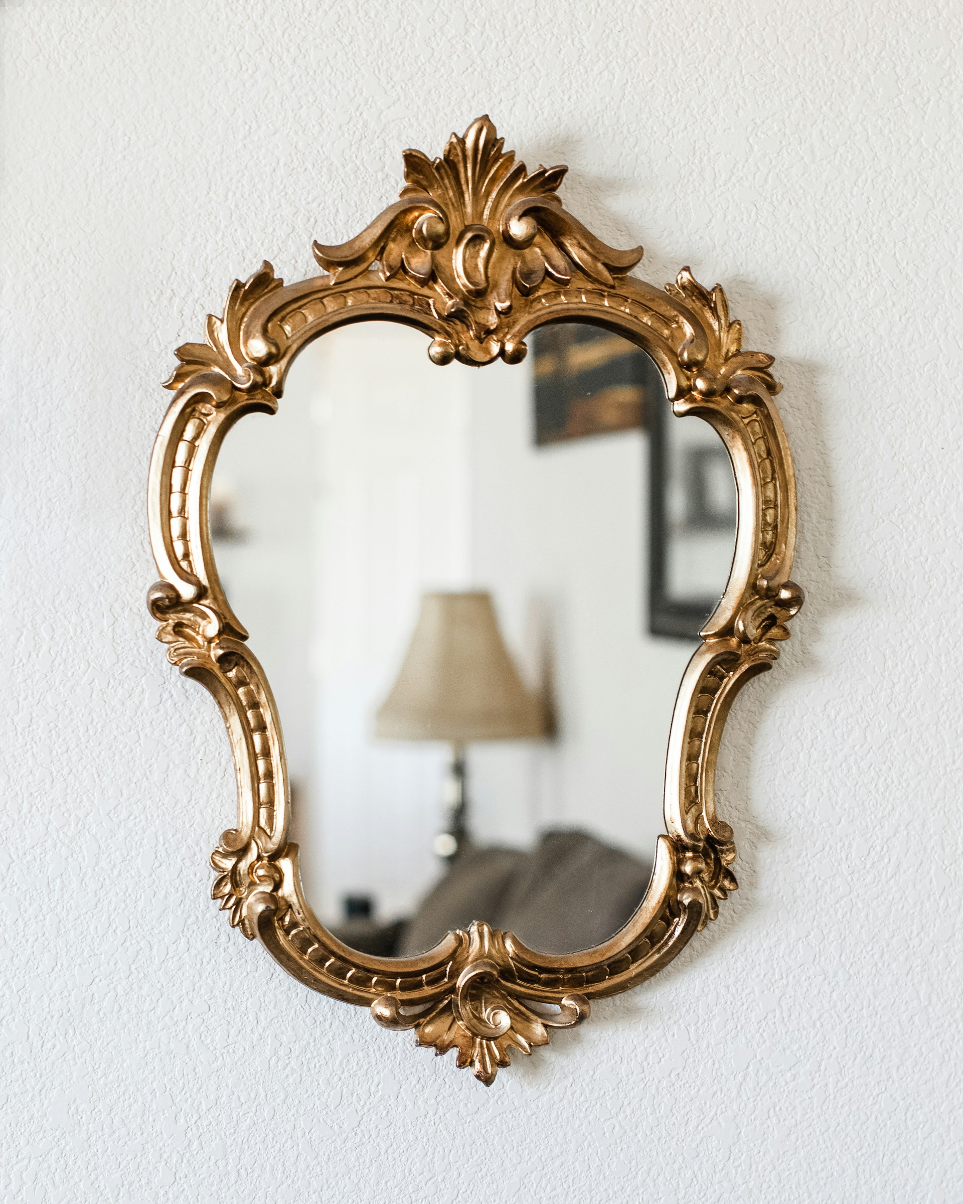 A mirror on the wall | Source: Unsplash