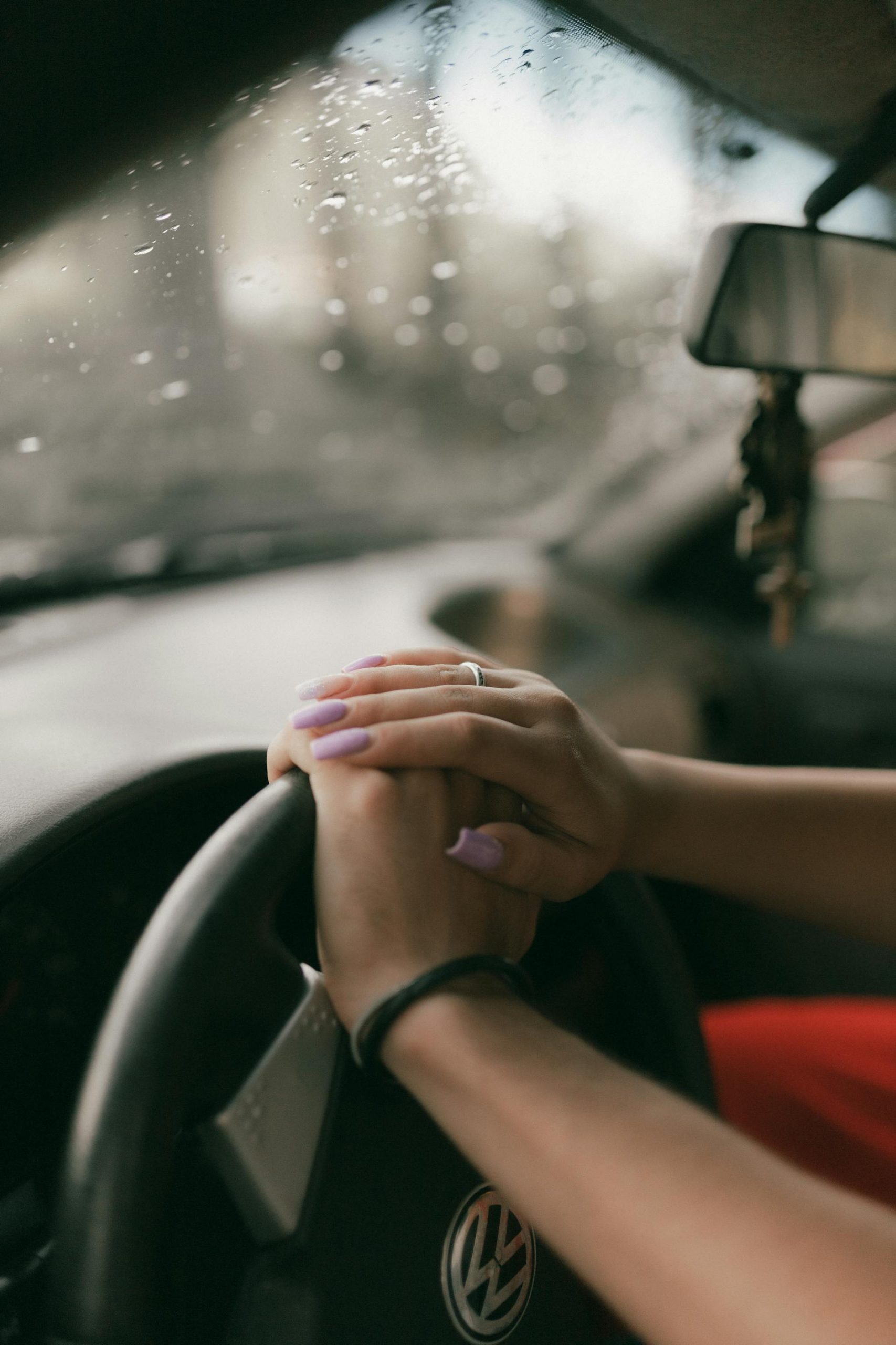 A woman driving a car | Source: Pexels