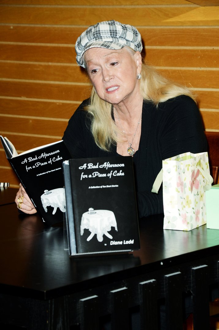 Diane Ladd signs copies of her new book