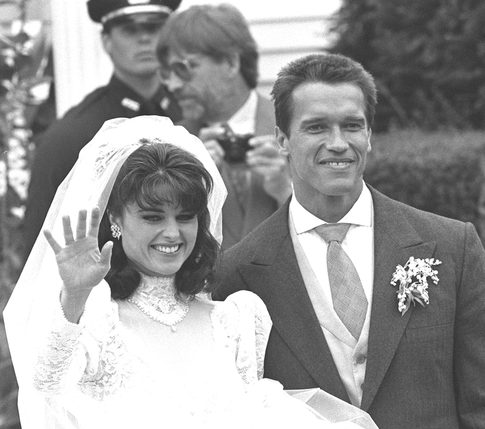 Arnold Schwarzenegger and Maria Shriver on their wedding day on April 1, 1986 | Source: Getty Images