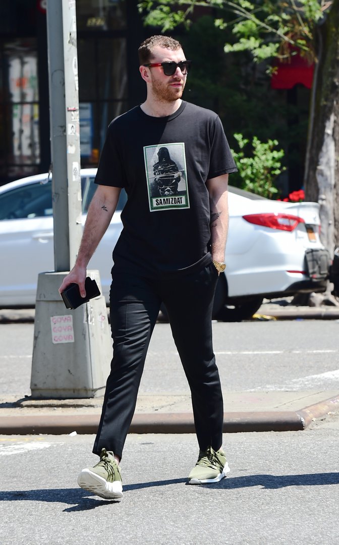 Sam Smith is seen on April 28, 2017 | Source: Getty Images