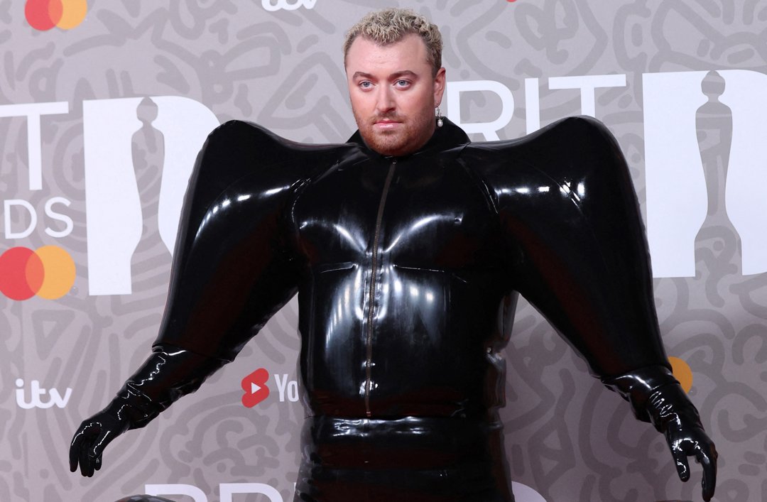 Sam Smith poses on the red carpet upon arrival for the BRIT Awards in London on February 11, 2023 | Source: Getty Images