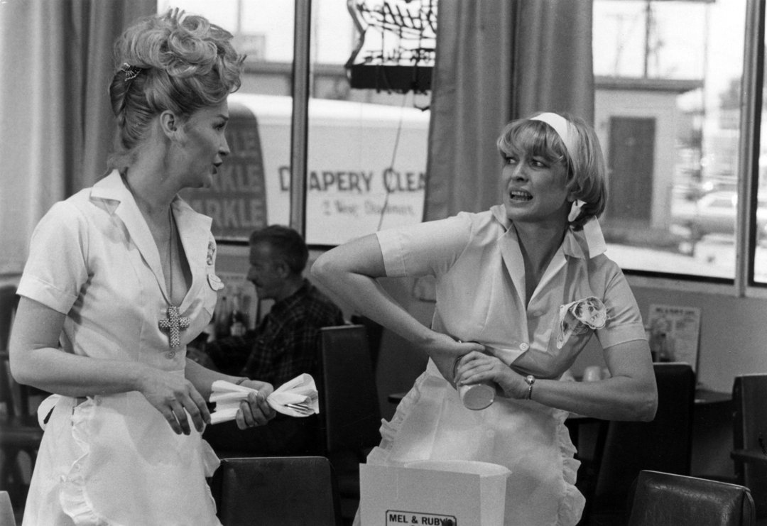 Ellen Burstyn and Diane Ladd in a scene from the movie 