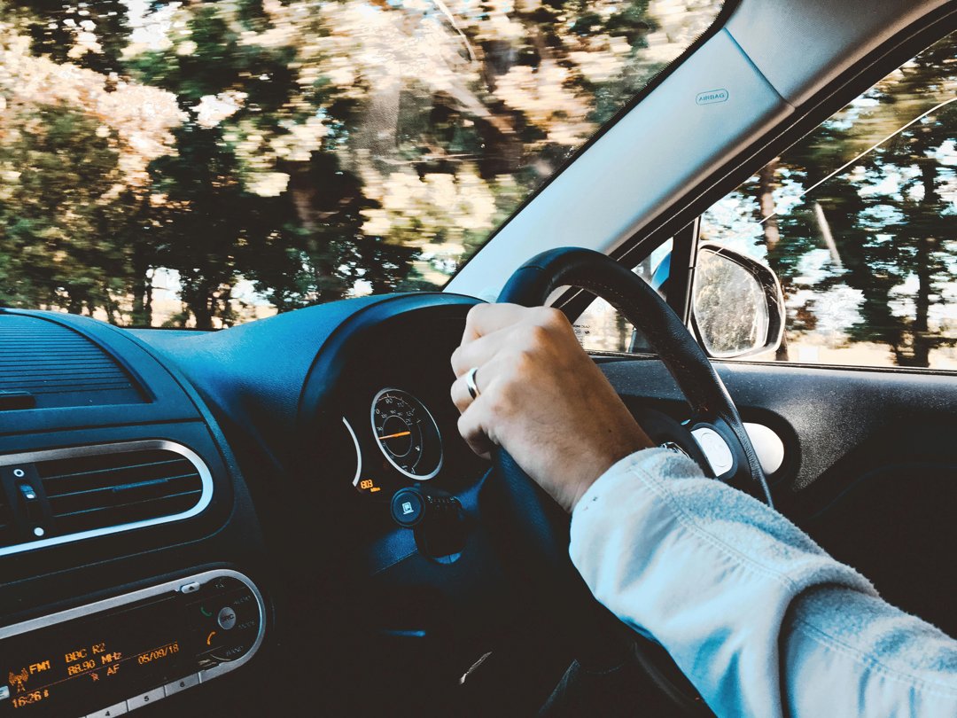 A man driving a car | Source: Pexels