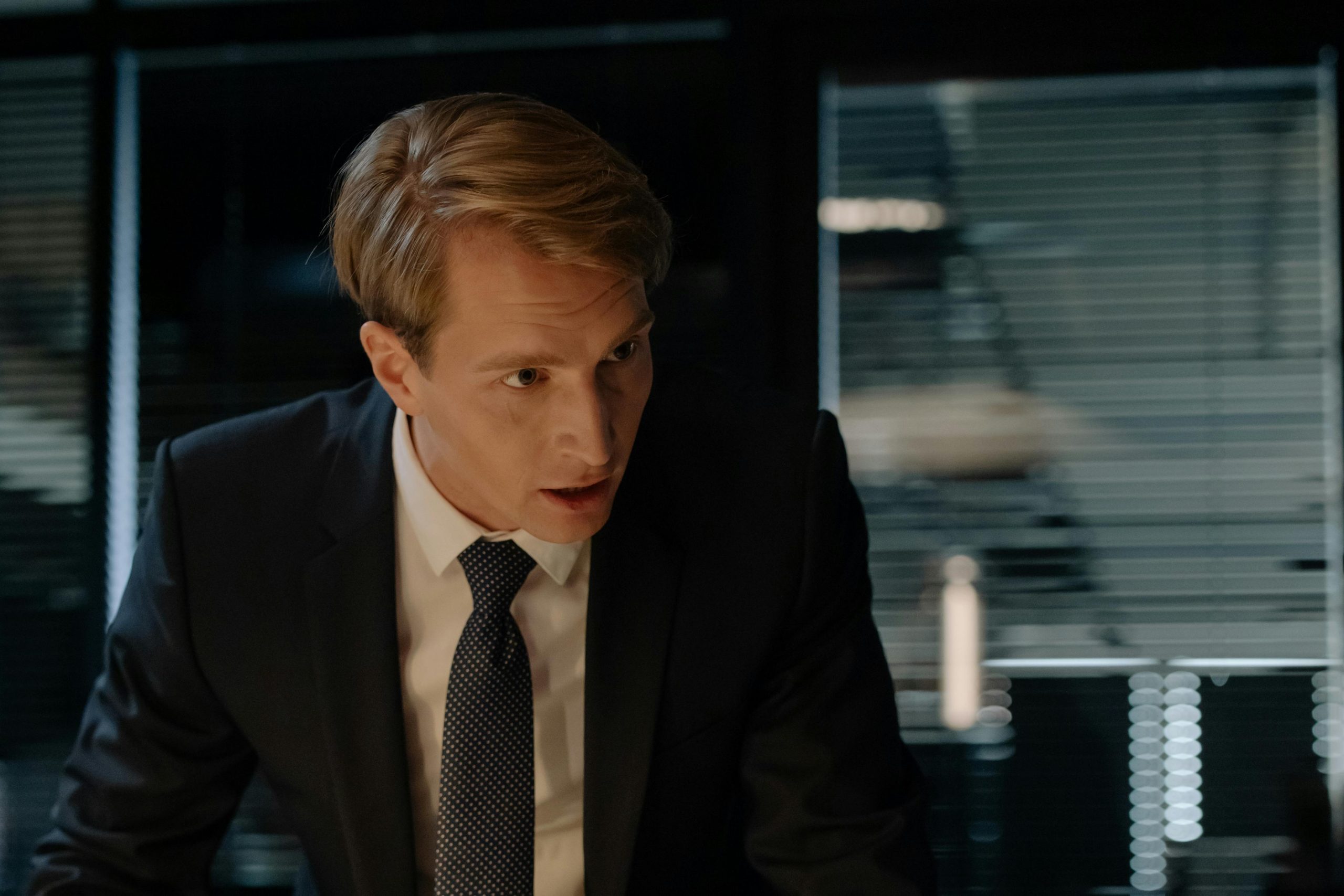 A serious man in a suit | Source: Pexels