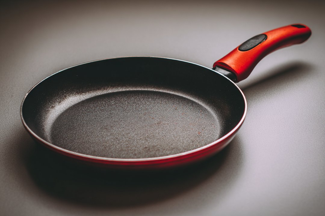 A frying pan | Source: Midjourney