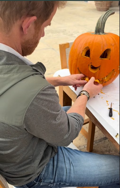 Prince Harry carves a pumpkin, dated October 26, 2025 | Source: Instagram/meghan