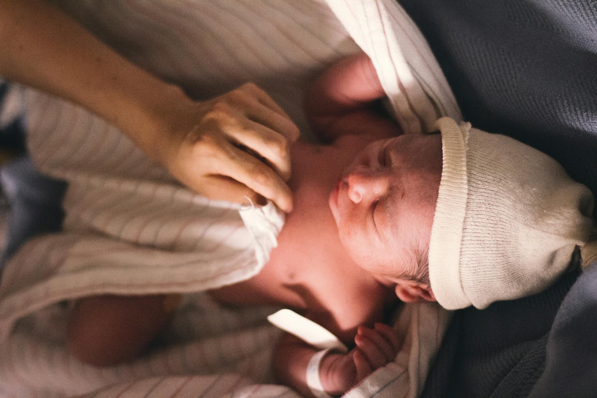 A newborn baby | Source: Pexels