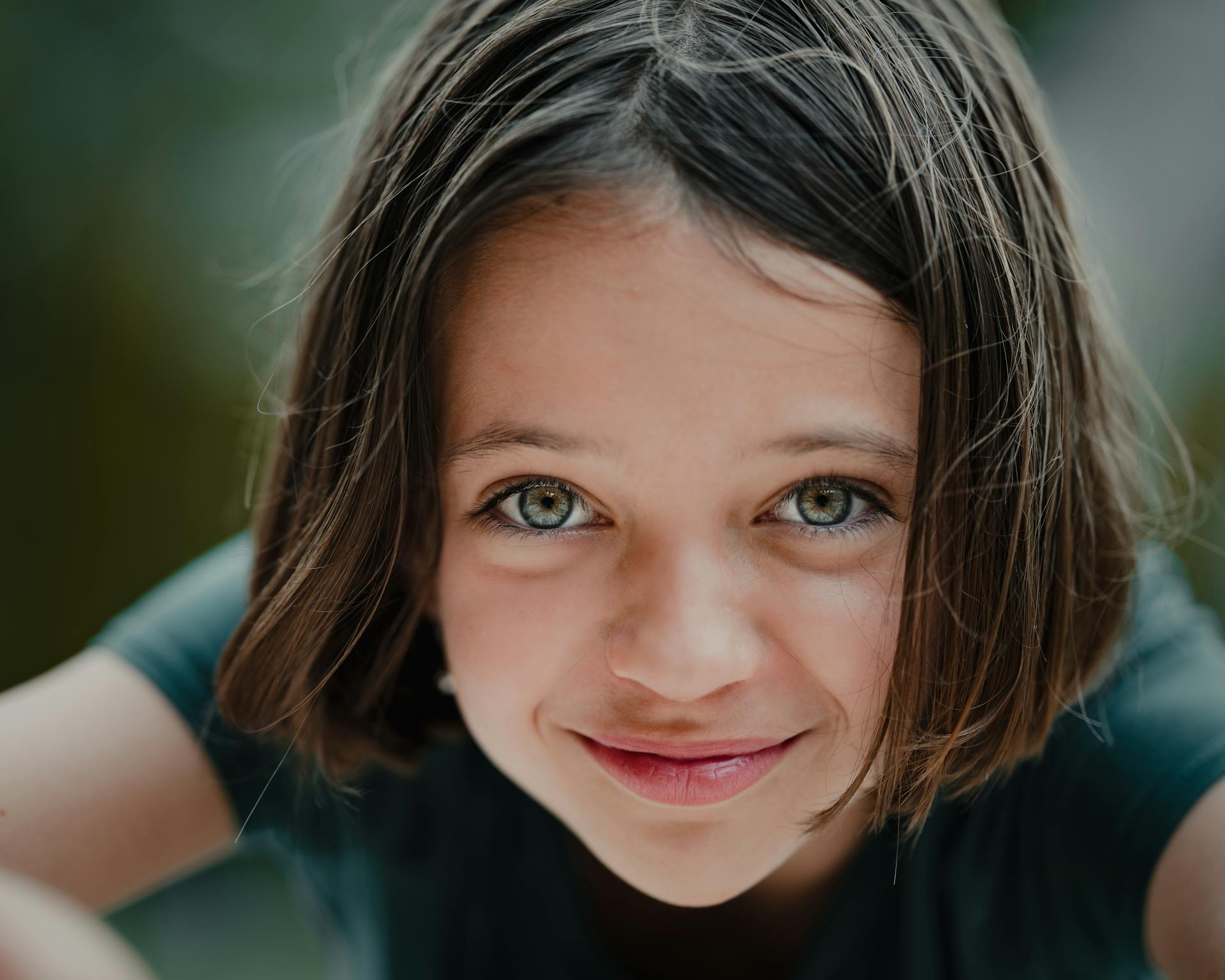 A little girl smiling | Source: Pexels