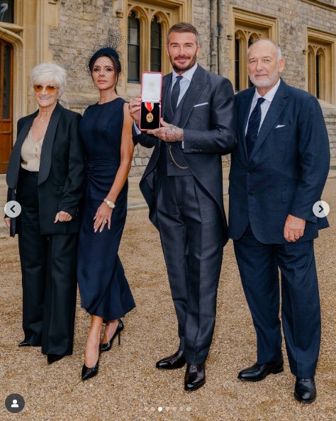 Sandra, Victoria, David, and Ted Beckham posing for pictures together outside the castle. | Source: Instagram/victoriabeckham