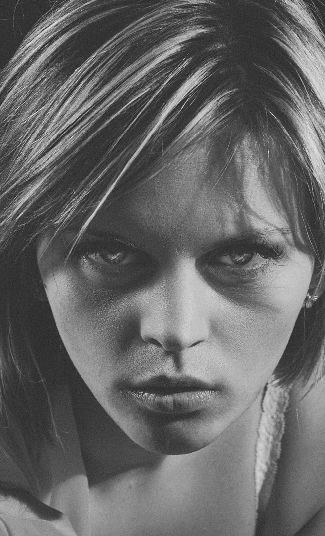 A close-up of an upset woman | Source: Pexels