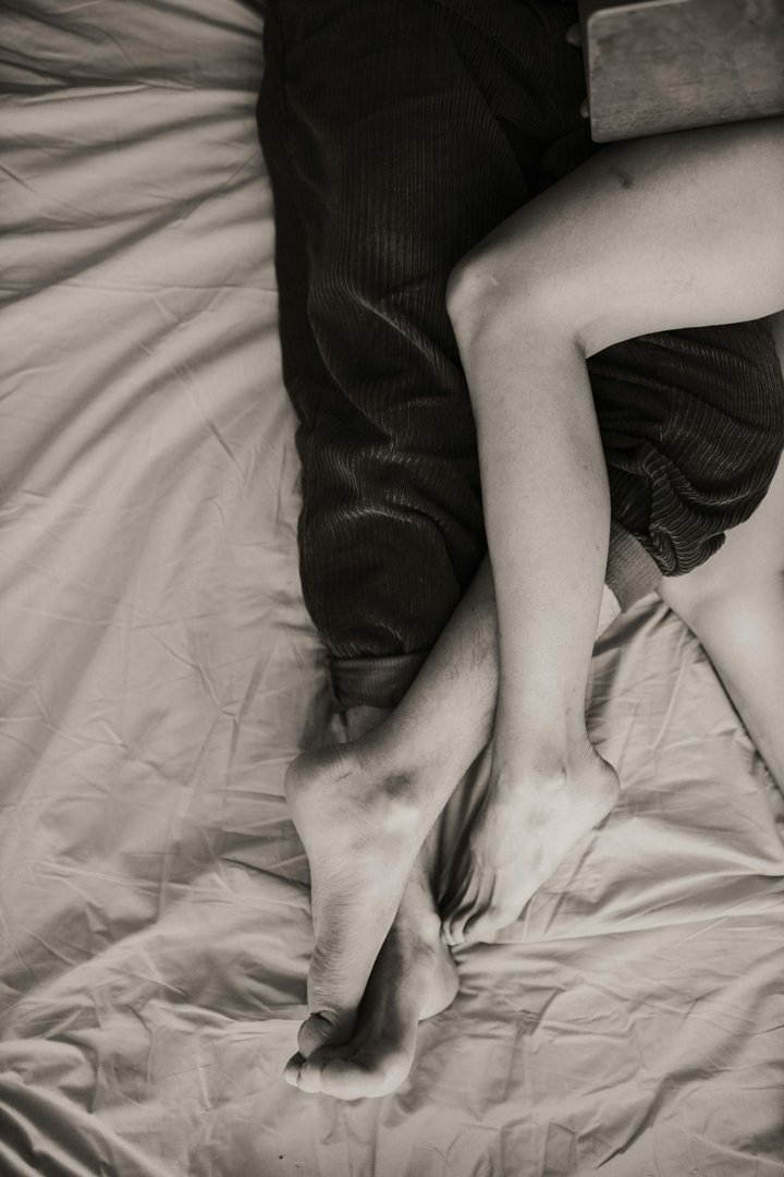 A couple in bed | Source: Pexels
