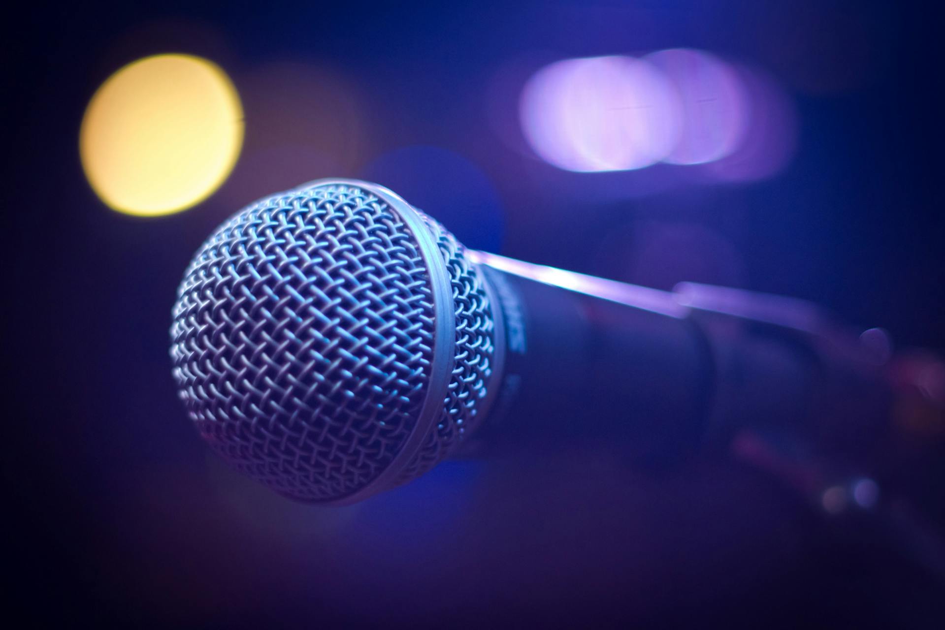 Close-up shot of a microphone | Source: Pexels
