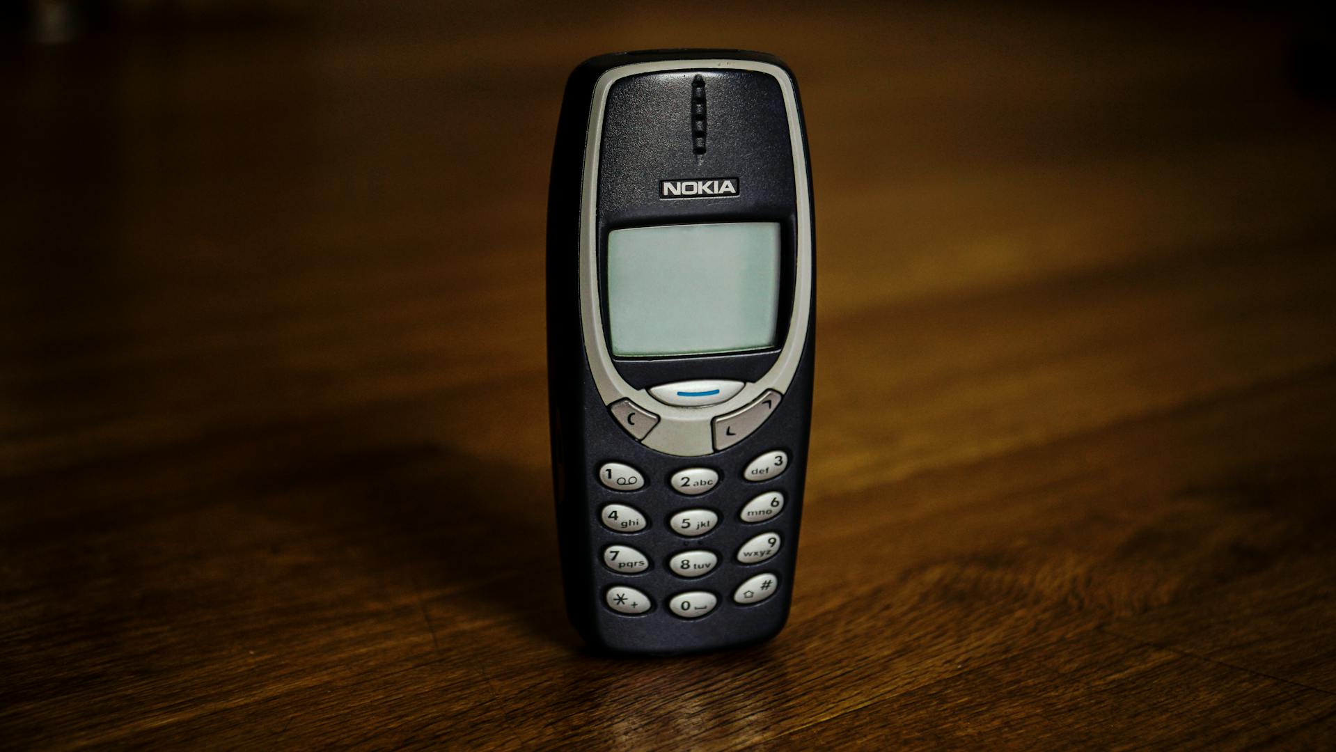 An old phone | Source: Pexels