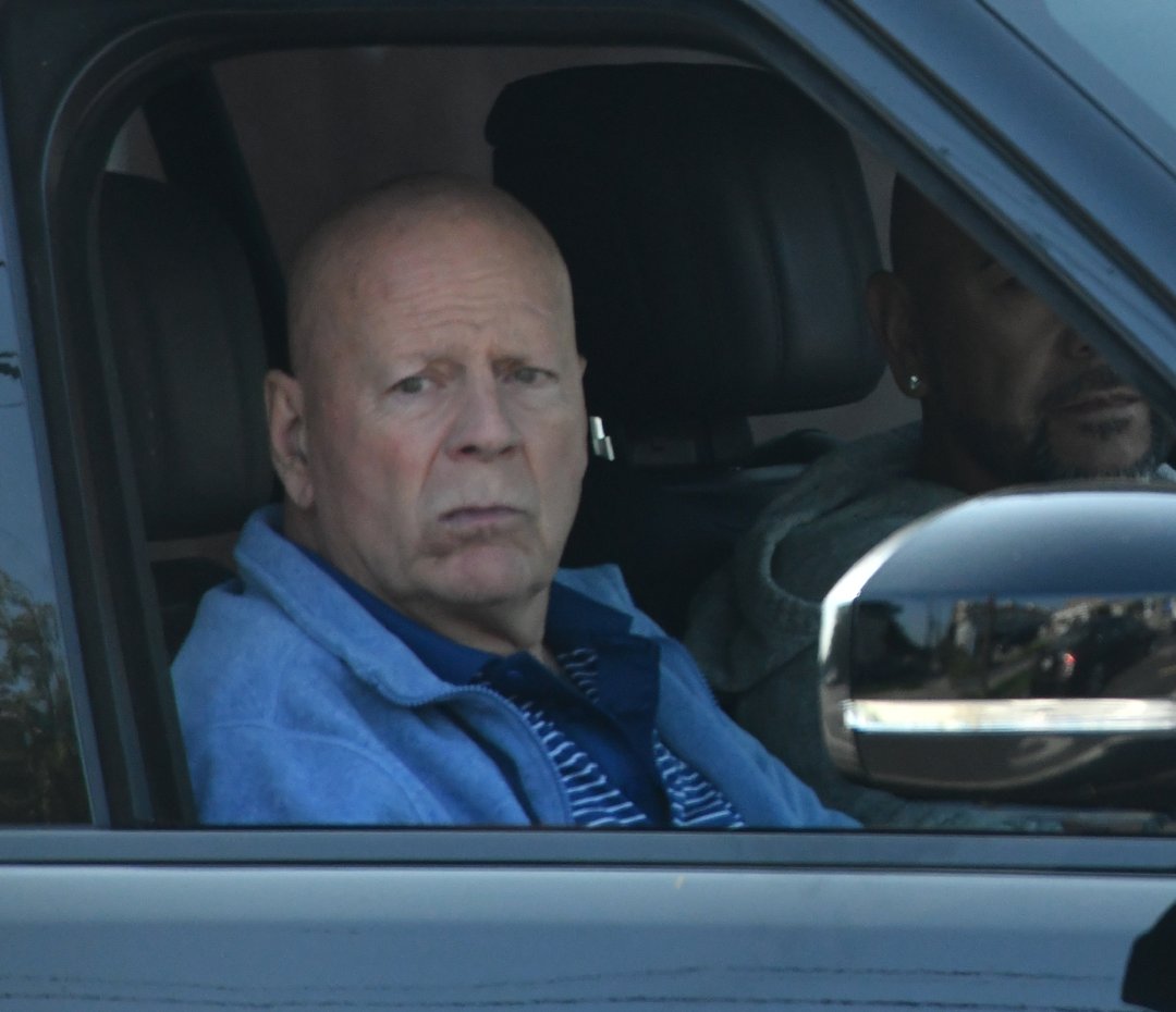 Bruce Willis in a car in Brentwood, California, on September 21, 2024 | Source: Getty Images