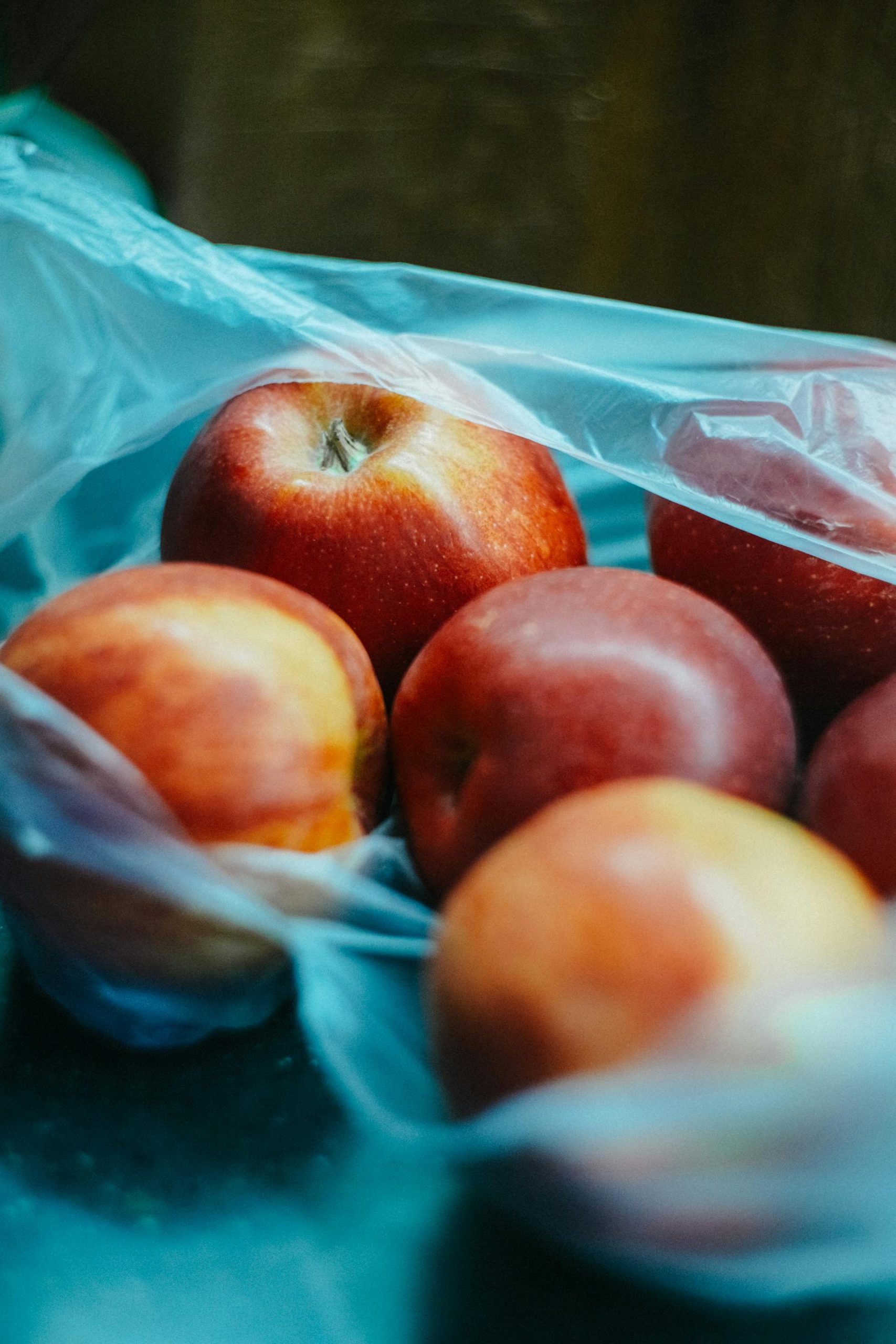 Apples in a plastic bag | Source: Pexels