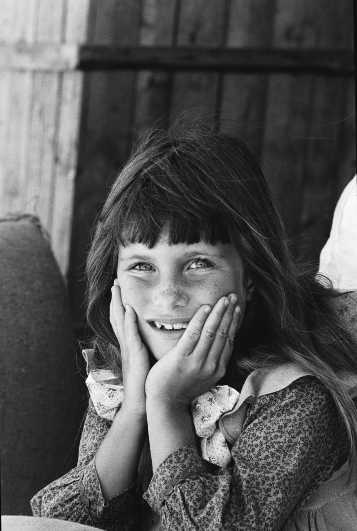 Lindsay or Sydney Greenbush as Carrie Ingalls pictured on the set of