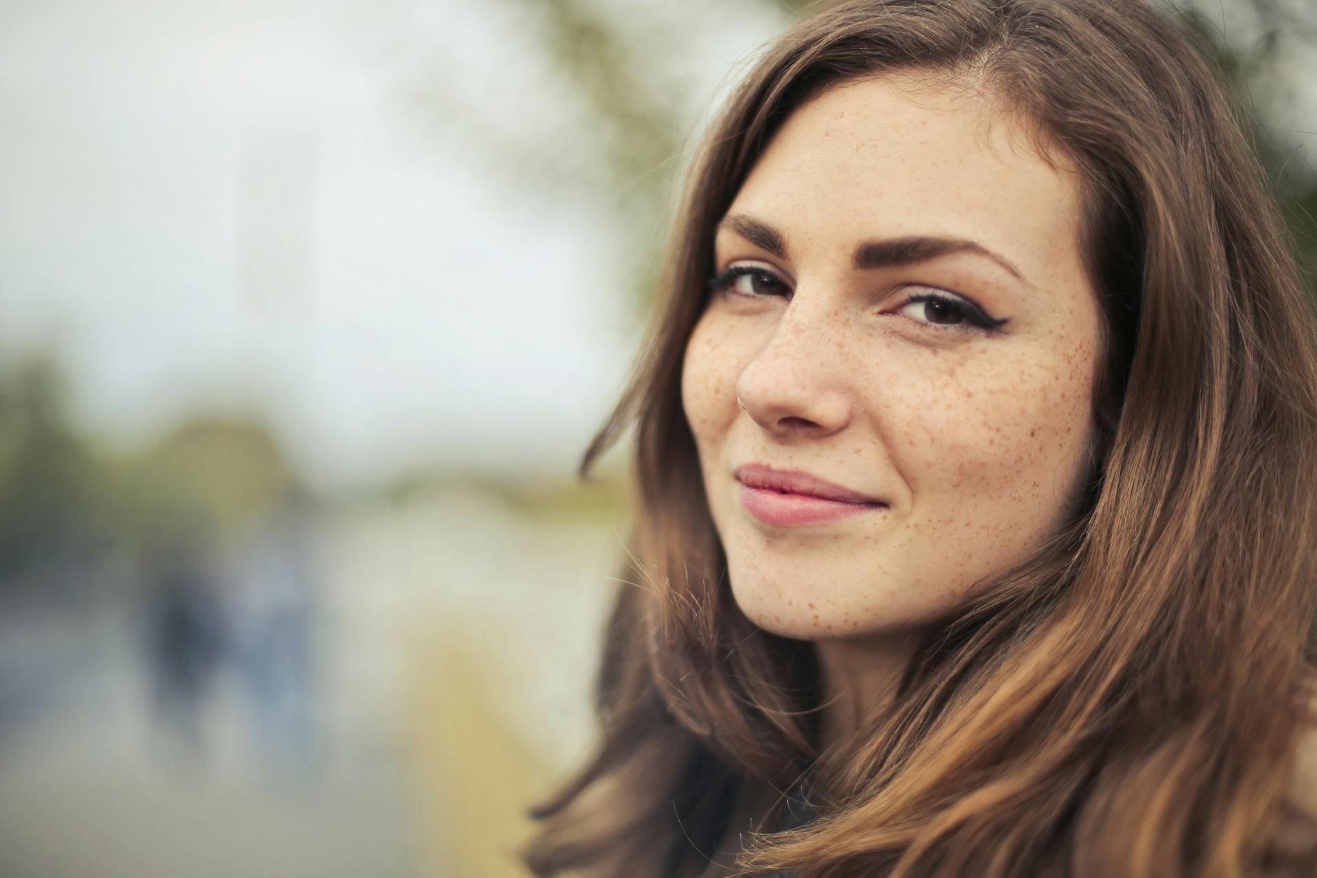 A young woman smiling | Source: Pexels