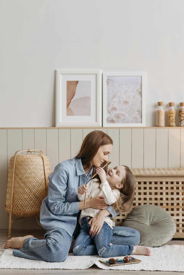 Mother bonding with her daughter | Source: Pexels