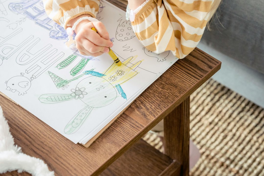 A child drawing | Source: Pexels