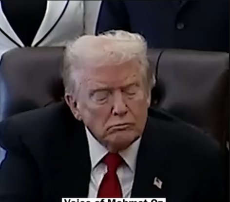 Donald Trump falls asleep during a press event in the Oval Office of the White House in Washington, DC, on November 6, 2025 | Source: YouTube/@WashingtonPost