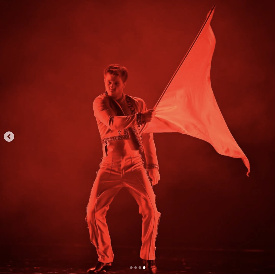Robert Irwin is pictured with a piece of fabric during his performance. | Source: Instagram/dancingwiththestars