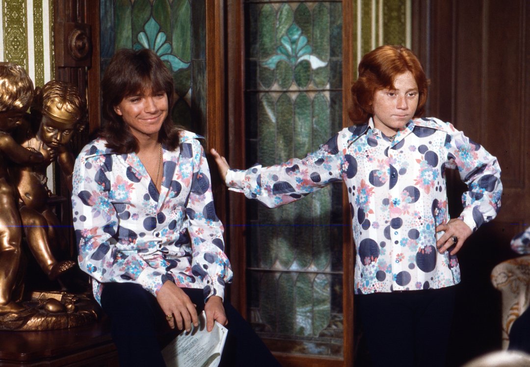 David Cassidy and Danny Bonaduce on the set of 