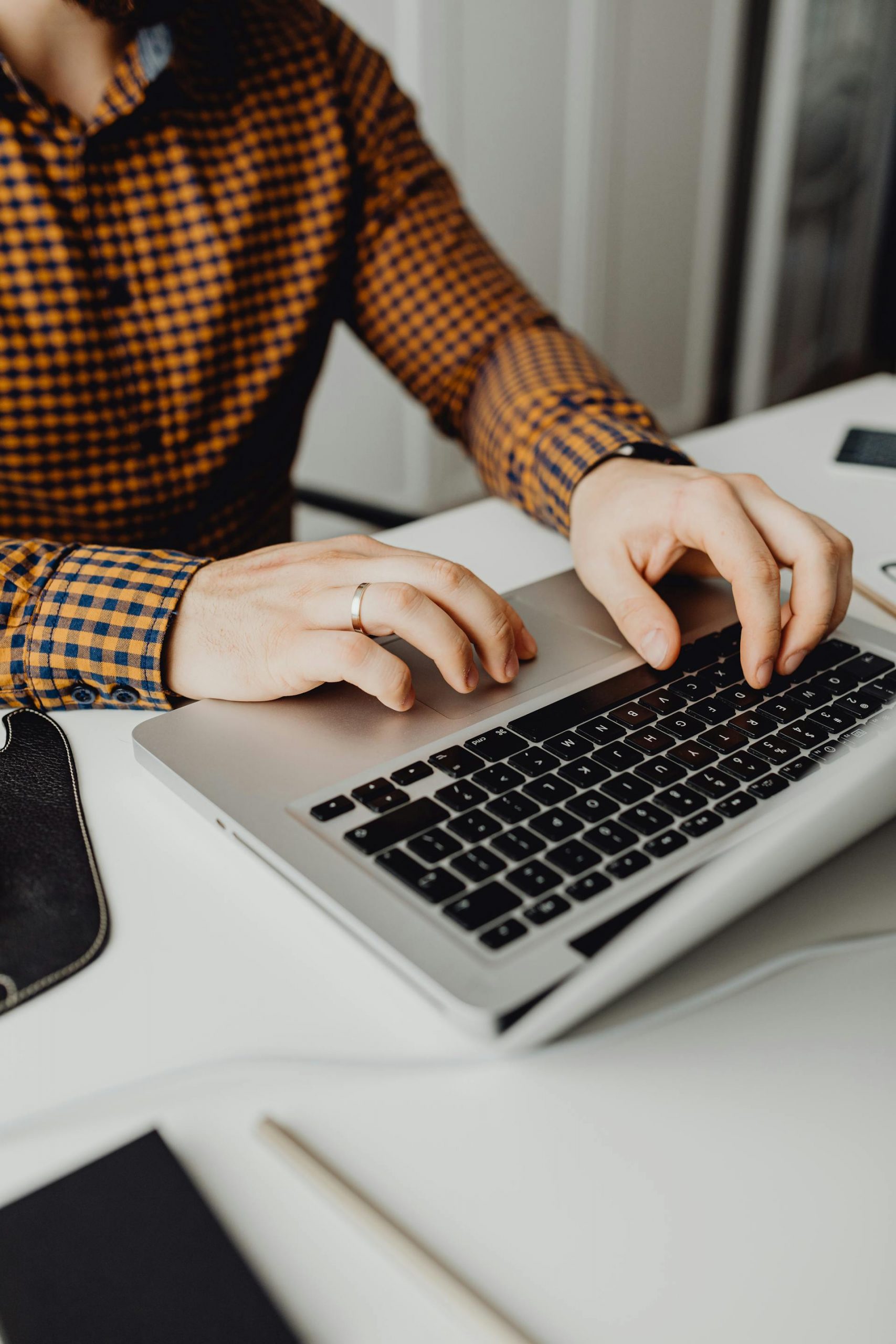 A man working on his laptop | Source: Pexels