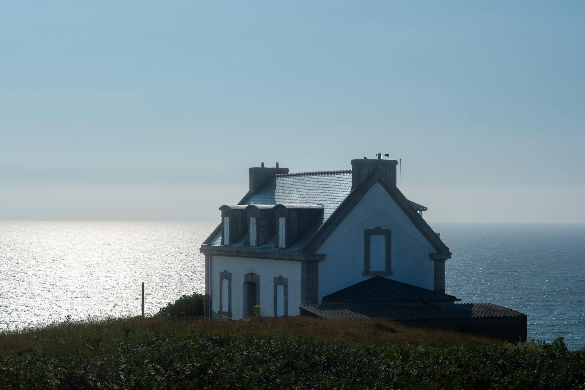 A house near the ocean | Source: Pexels
