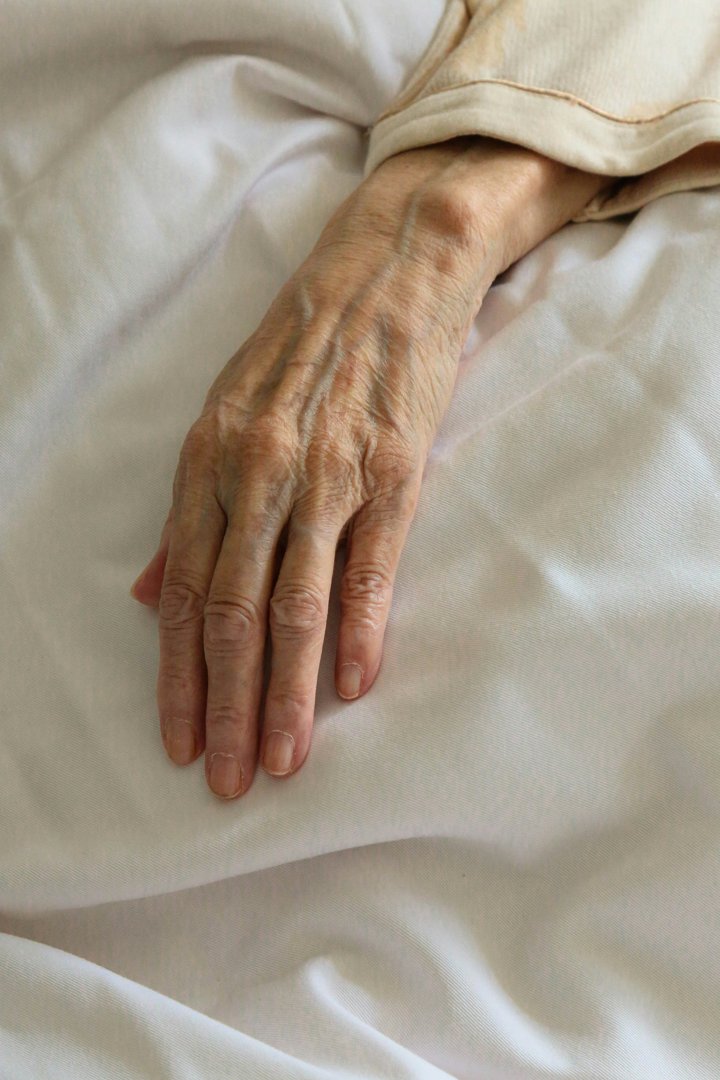 A close-up shot of an elderly woman's hand | Source: Unsplash