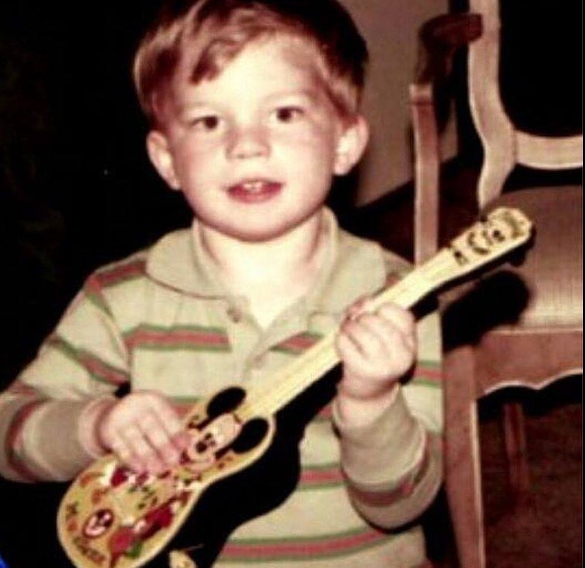 Adam Lambert from a post dated November 19, 2015. | Source: Facebook/Adam Lambert