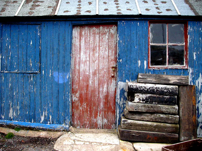 An old cow barn | Source: Flickr