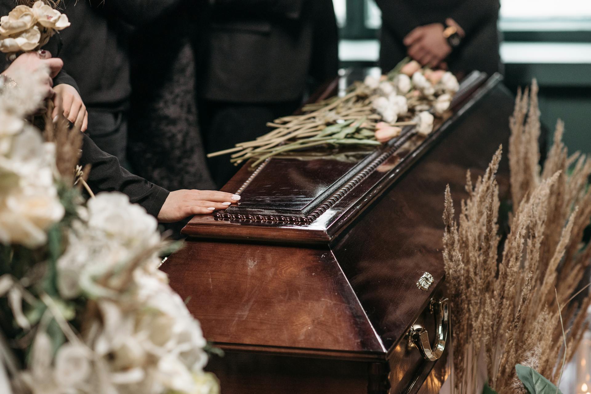 A coffin at a funeral | Source: Pexels