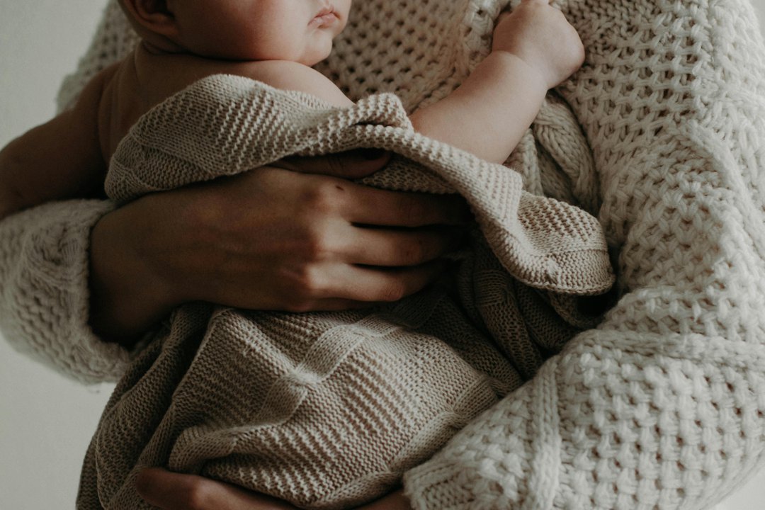 A mother with her child | Source: Pexels
