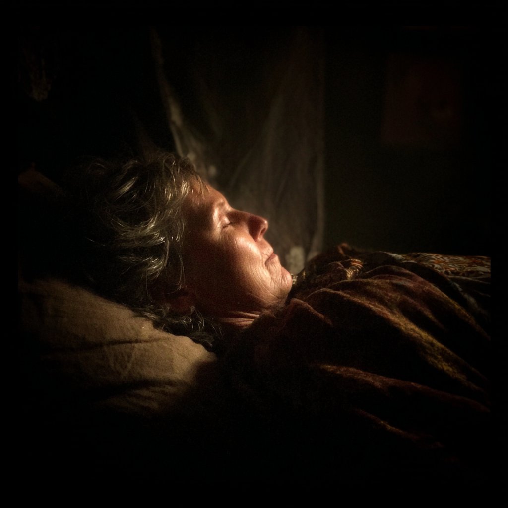 A sleeping older woman | Source: Midjourney