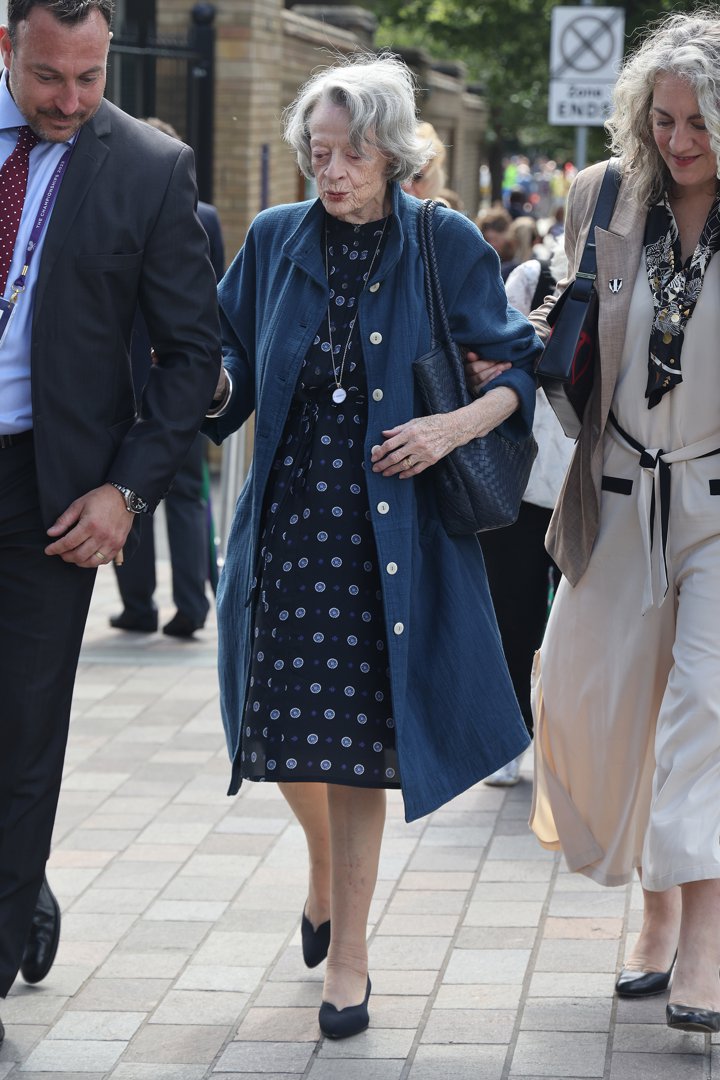 In one of her final public appearances at Wimbledon in 2023, Smith was seen arriving in a navy printed dress and coordinating long coat, her silver hair softly curled. Supported by companions, she remained elegant and dignified, leaving a lasting impression just before her passing in 2024.