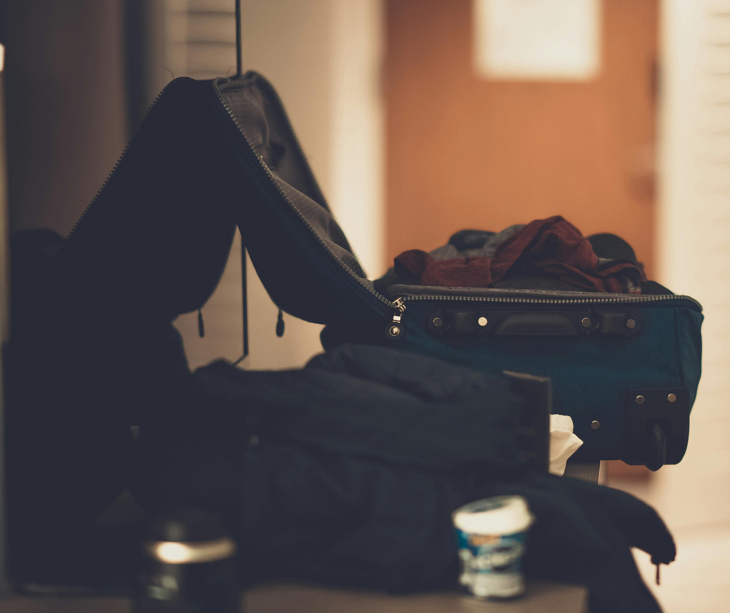 An open black suitcase | Source: Pexels