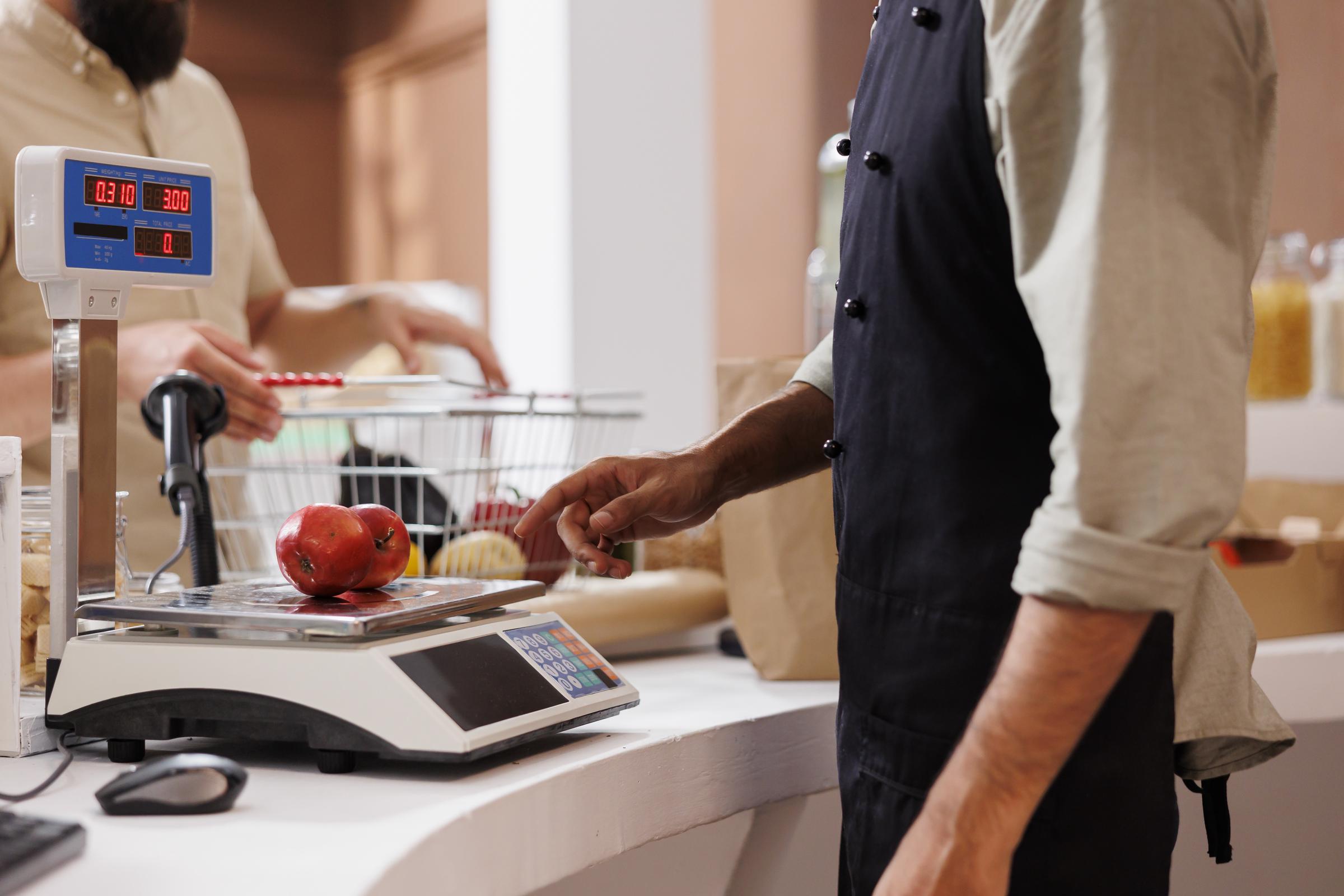 A grocery store line | Source: Freepik