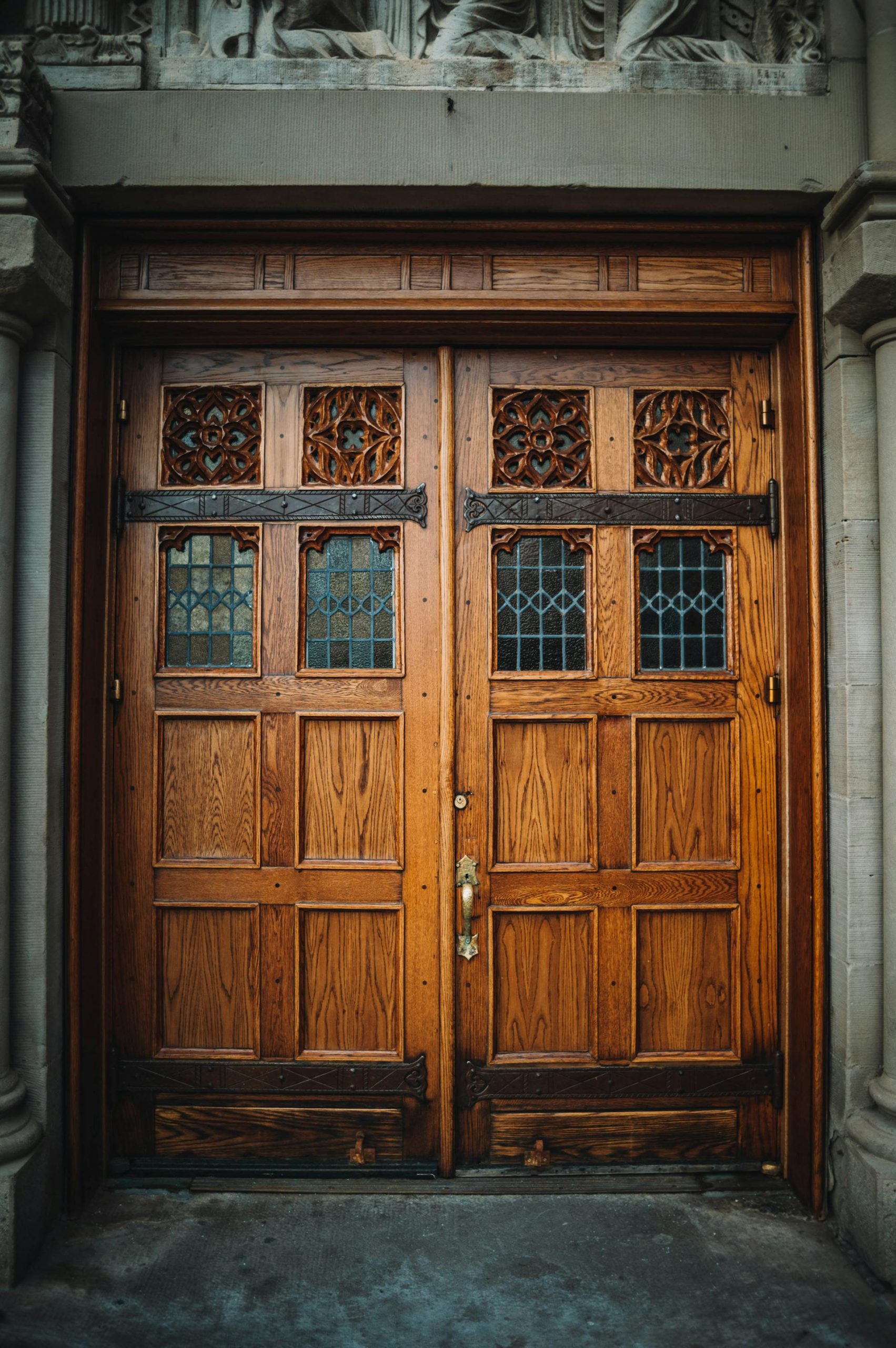 Wooden entrance doors | Source: Pexels