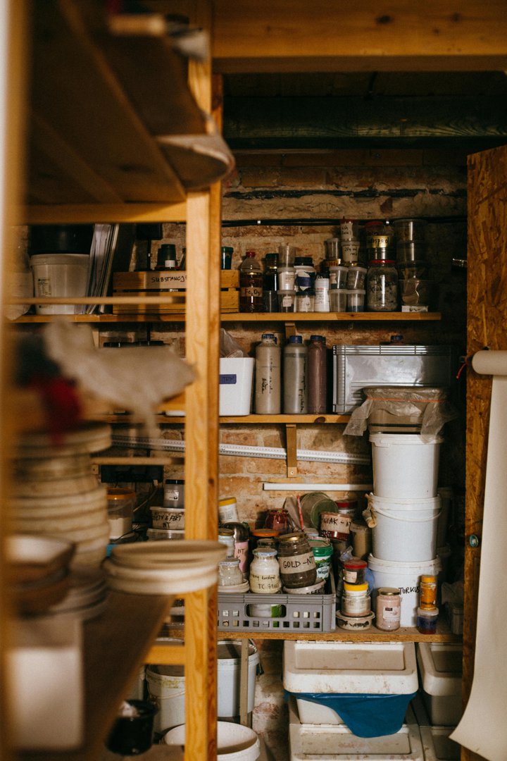Items in a basement | Source: Pexels