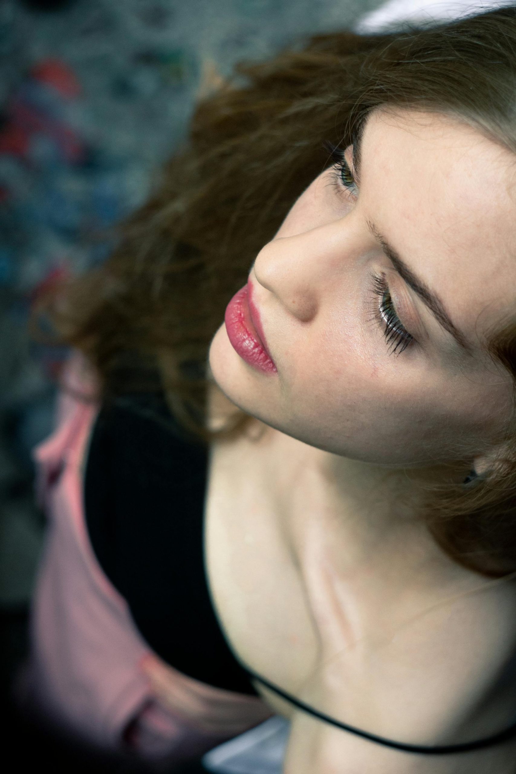 A woman looking at someone | Source: Pexels