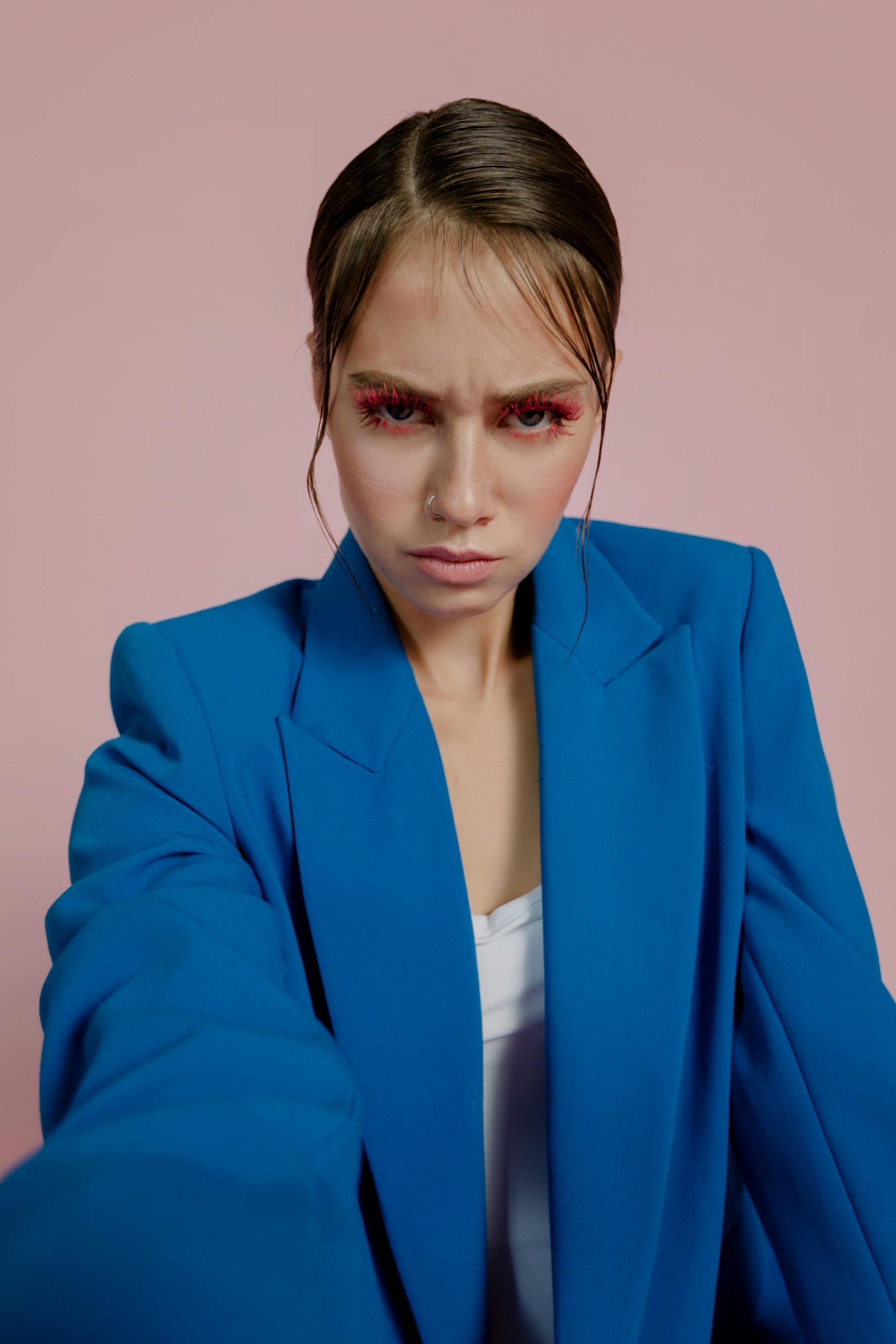 An angry and determined woman | Source: Pexels